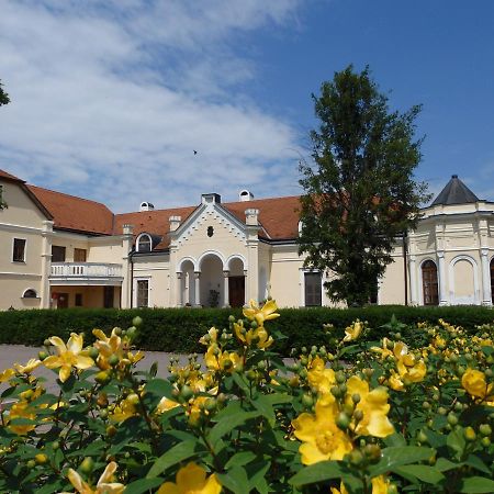 Wellness Hotel Kastiel Jaslovské Bohunice Εξωτερικό φωτογραφία