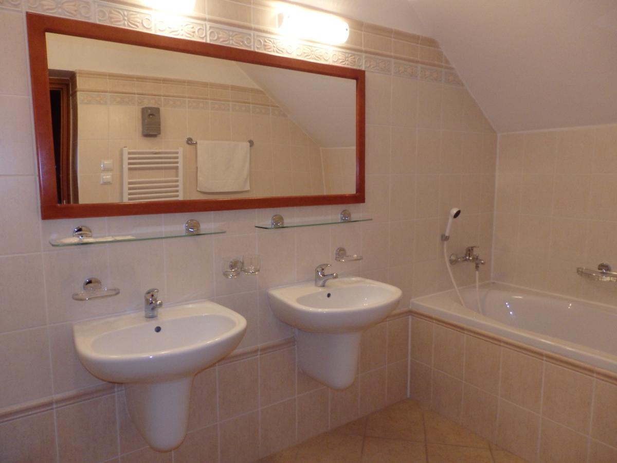 Wellness Hotel Kastiel Jaslovské Bohunice Δωμάτιο φωτογραφία