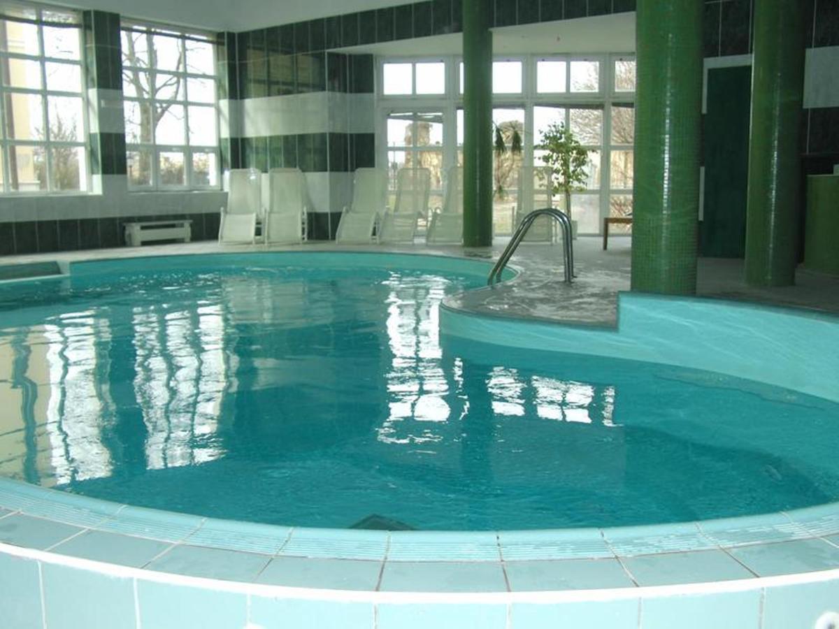 Wellness Hotel Kastiel Jaslovské Bohunice Εξωτερικό φωτογραφία